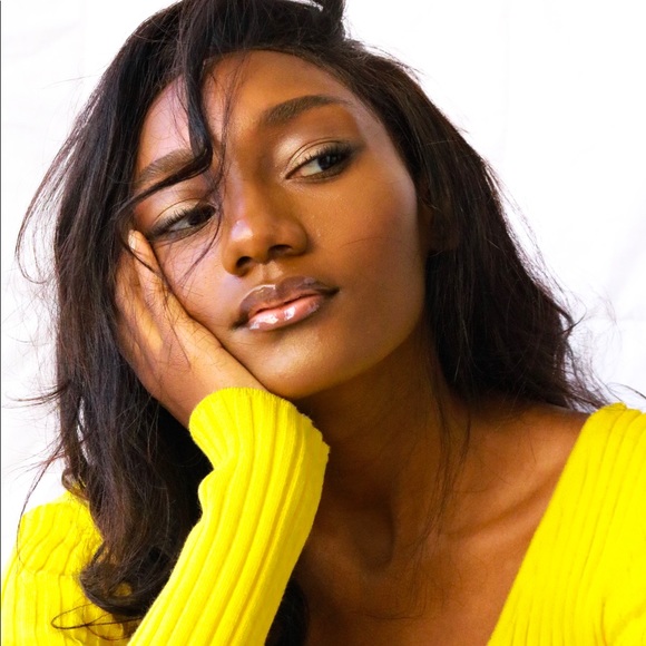 Meet your Posher, Sabina - Picture 2 of 2